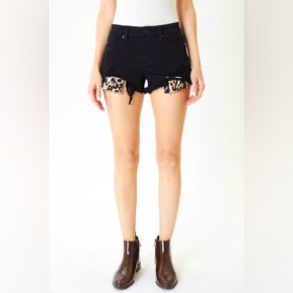 KanCan Mid Rise Hem Short Leopard Pocket